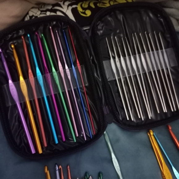 51pc Crocheting Needle & extras(c pics) - Picture 3 of 6
